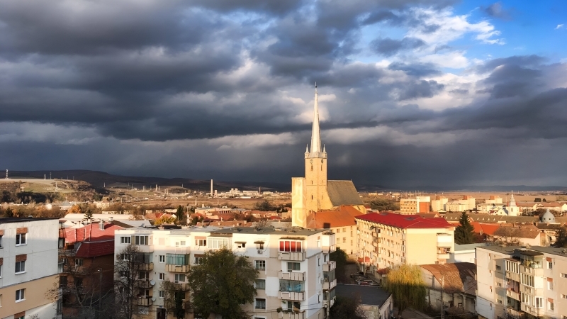 DEJUL - Orașul în care tinerii nu mai au viitor! 