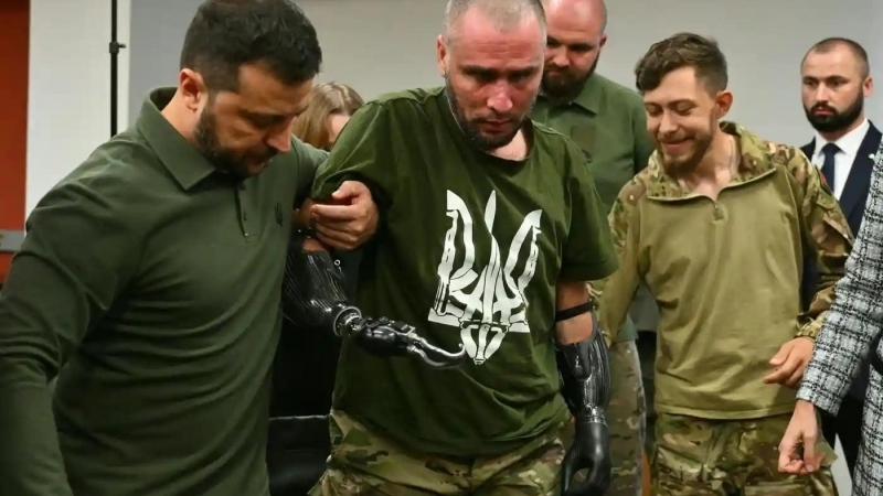 Fotografia dimineții - Președintele Zelenski s-a întâlnit, la New York, cu un soldat ucrainean tratat la un spital din oraș