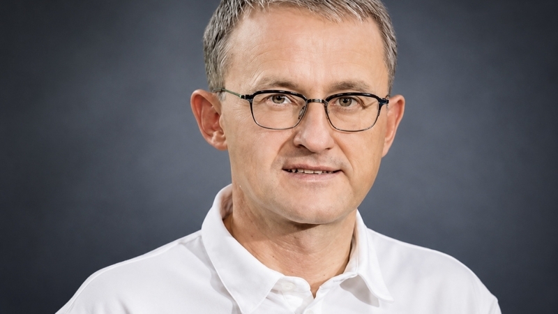 De ce a reuşit Chivu afară? De ce avem atât de puţini antreprenori români care reuşesc afară?