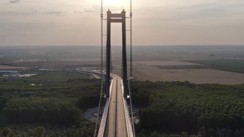 Fotografia dimineții - Podul suspendat de la Brăila