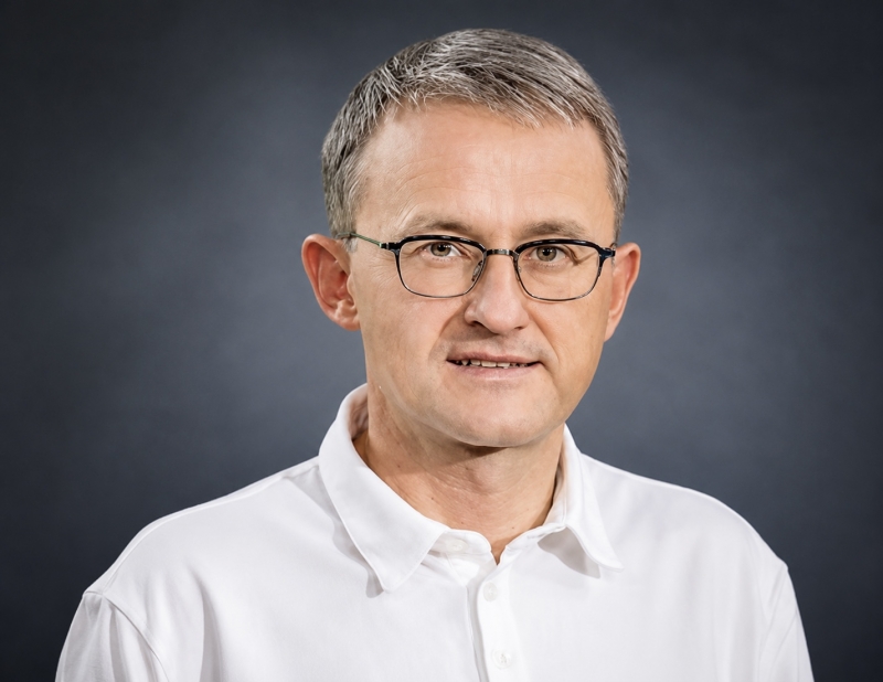 De ce a reuşit Chivu afară? De ce avem atât de puţini antreprenori români care reuşesc afară?